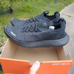 New Nike Free RN Flyknit Next Nature Men Size 11 Black
