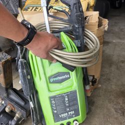 Pressure washer electric