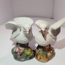 Vintage Royal Crown Porcelain Bird Dove Figurine Sculpture Statue Handpainted