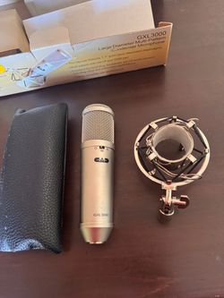 3 professional Microphones