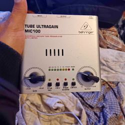 Behringer Tubeamp Interface Missing Power Supply
