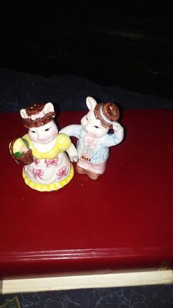 Pig salt and pepper shakers