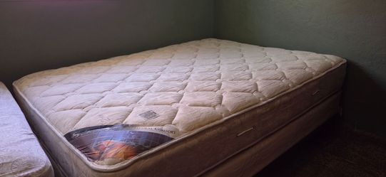 Queen size mattress $50