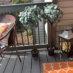 2 Topiary/fake Shrub/Home decor