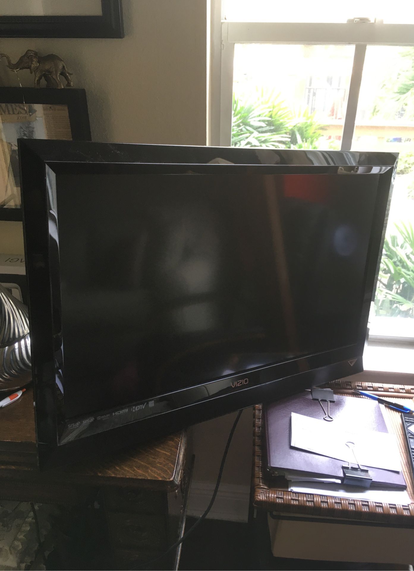 32 inch Visio tv $40