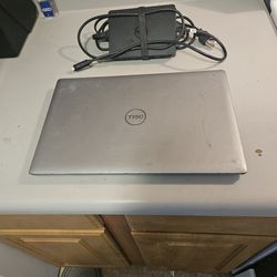 Dell Laptop With Thunderbolt Dock