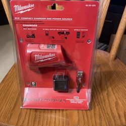 Milwaukee Compact Charger