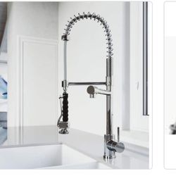 VIGO Zurich Single-Handle Pull-Down Sprayer Kitchen Faucet in Chrome