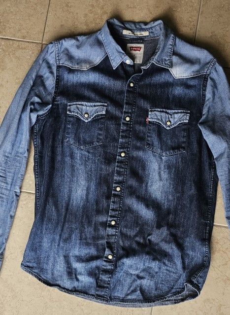 Levi's Shirt Medium Size 