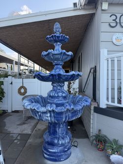 Elegant 3-Tier Outdoor Water Fountain – 8ft Tall