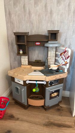 Play Kitchen