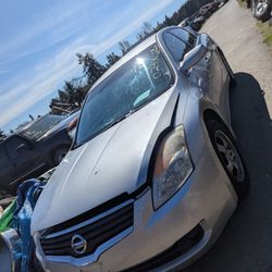 Parting Out 2008 Nissan Altima Parts