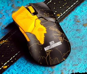 Razer Viper V2 Mouse With Razer Mousepad