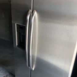 Ge Side By Side Refrigerator 