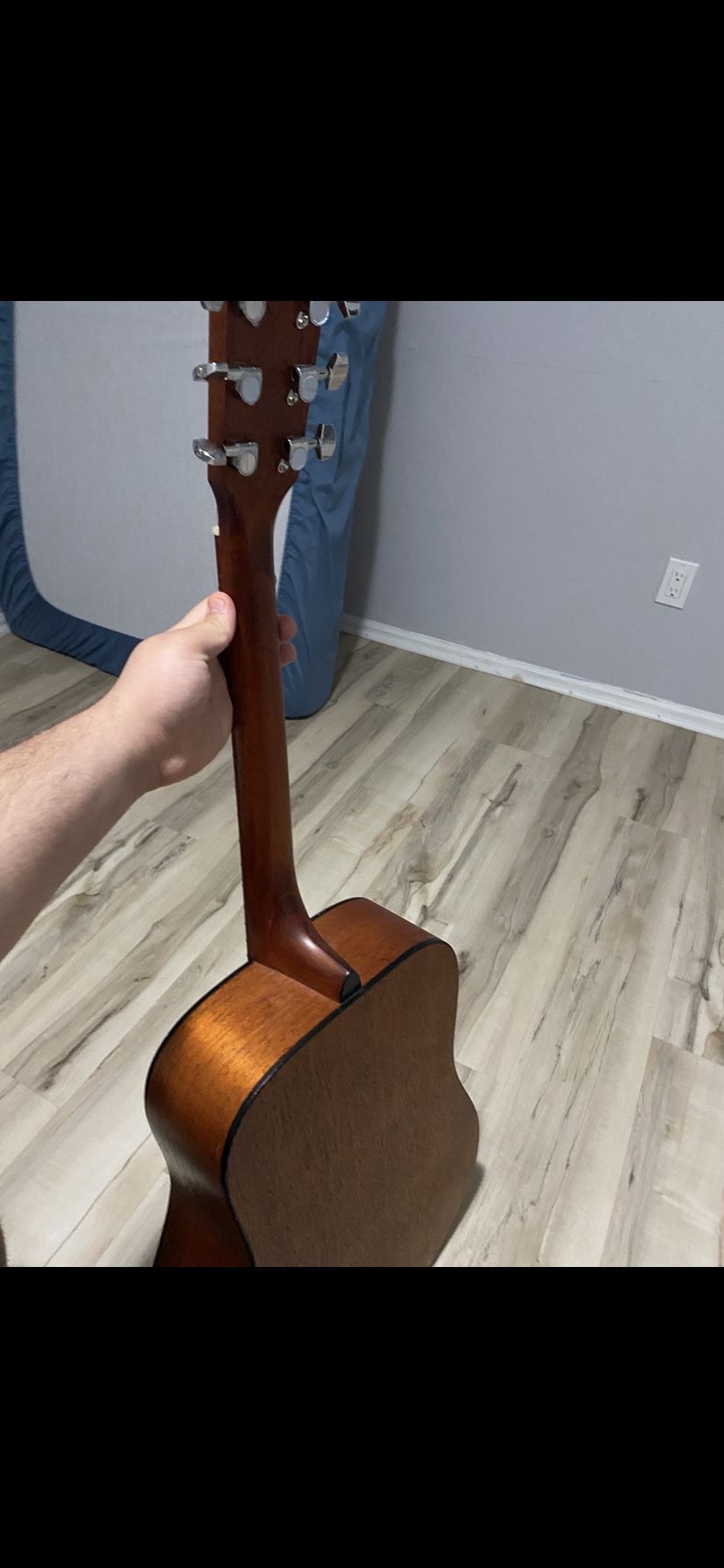 ACUİSTİC GUITAR