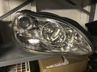 Mercedes s driver headlight