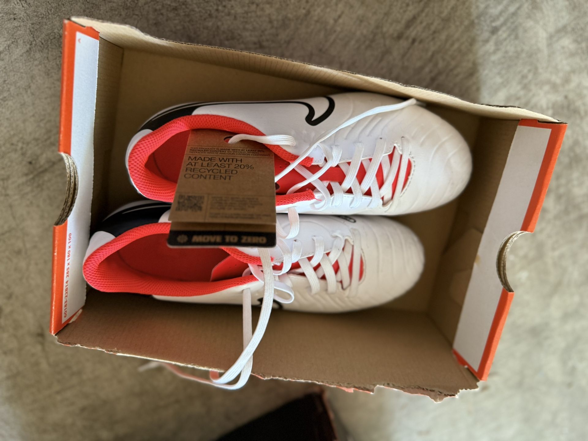 Soccers Cleats Nike Size 5