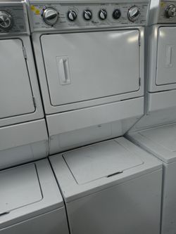 Whirlpool 27" unitized washer and gas dryer stack - Free delivery