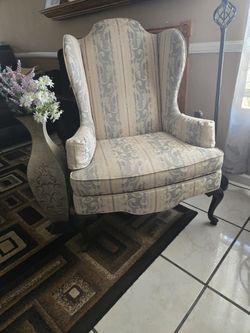 Sillon Color Beige Con Flores.