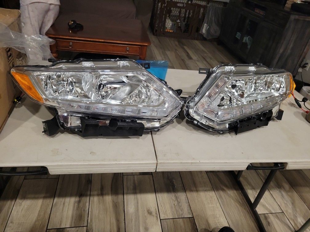 14-16 Nissan Rogue  Headlights Set Of 2