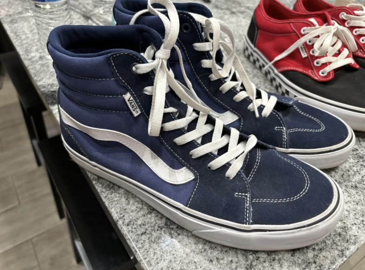 Mens 10.5 Vans High Tops