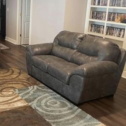 Couch / Loveseat