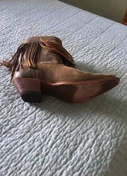 Boots size 8