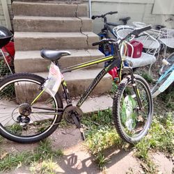 Schwinn Sidewinder Black And Yellow 26" Mountain Bike 