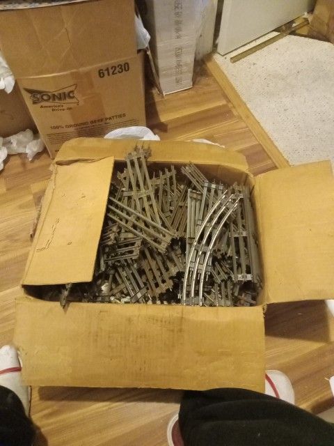 77 Train Tracks And Accessories