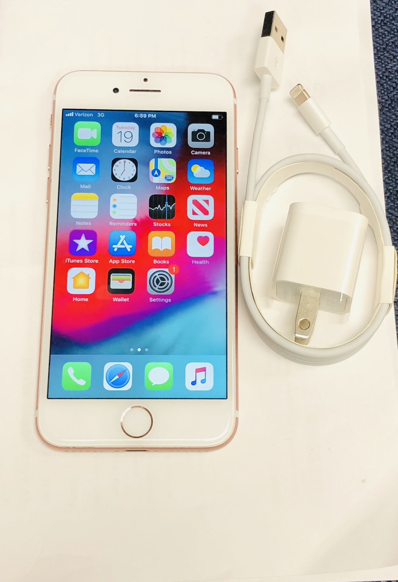 Factory unlocked apple iphone 7 32 gb sold with warranty