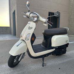 2023 Genuine Buddy Kick, Excellent Condition! $2,200 OBO