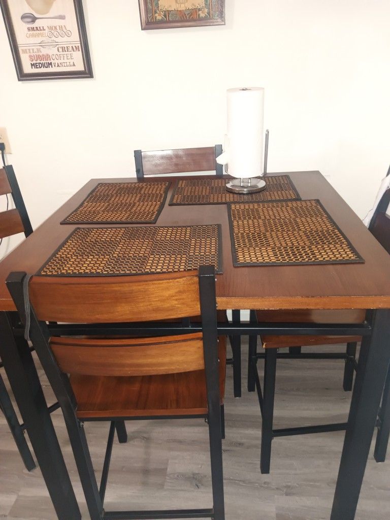 Mesa Con 4 Sillas