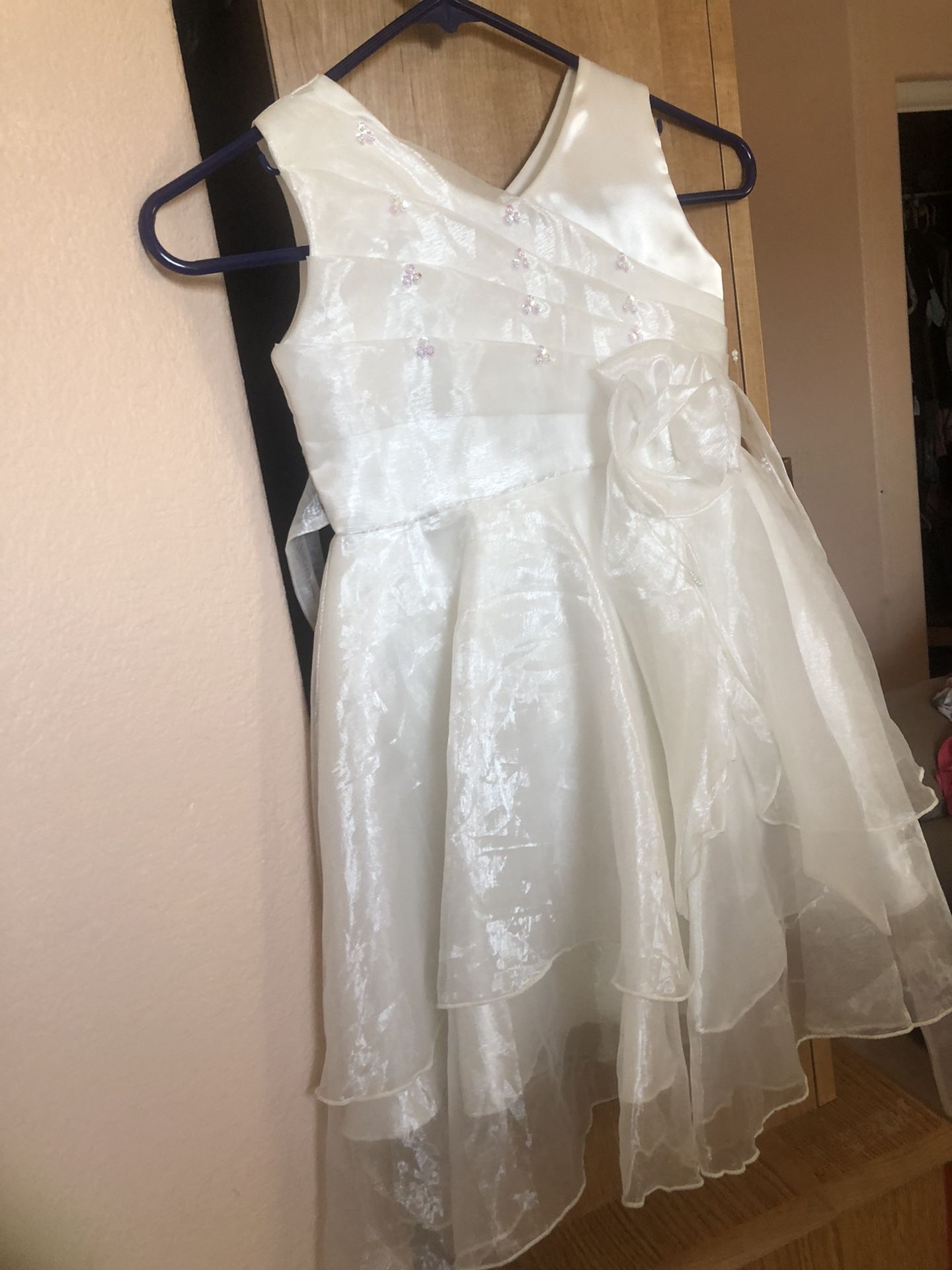 Girl Dress White Size 4 Like New Condition