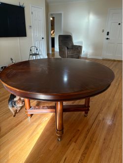 VINTAGE DINING TABLE & CHAIRS!!
