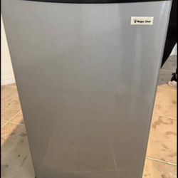 Magic chef Fridge