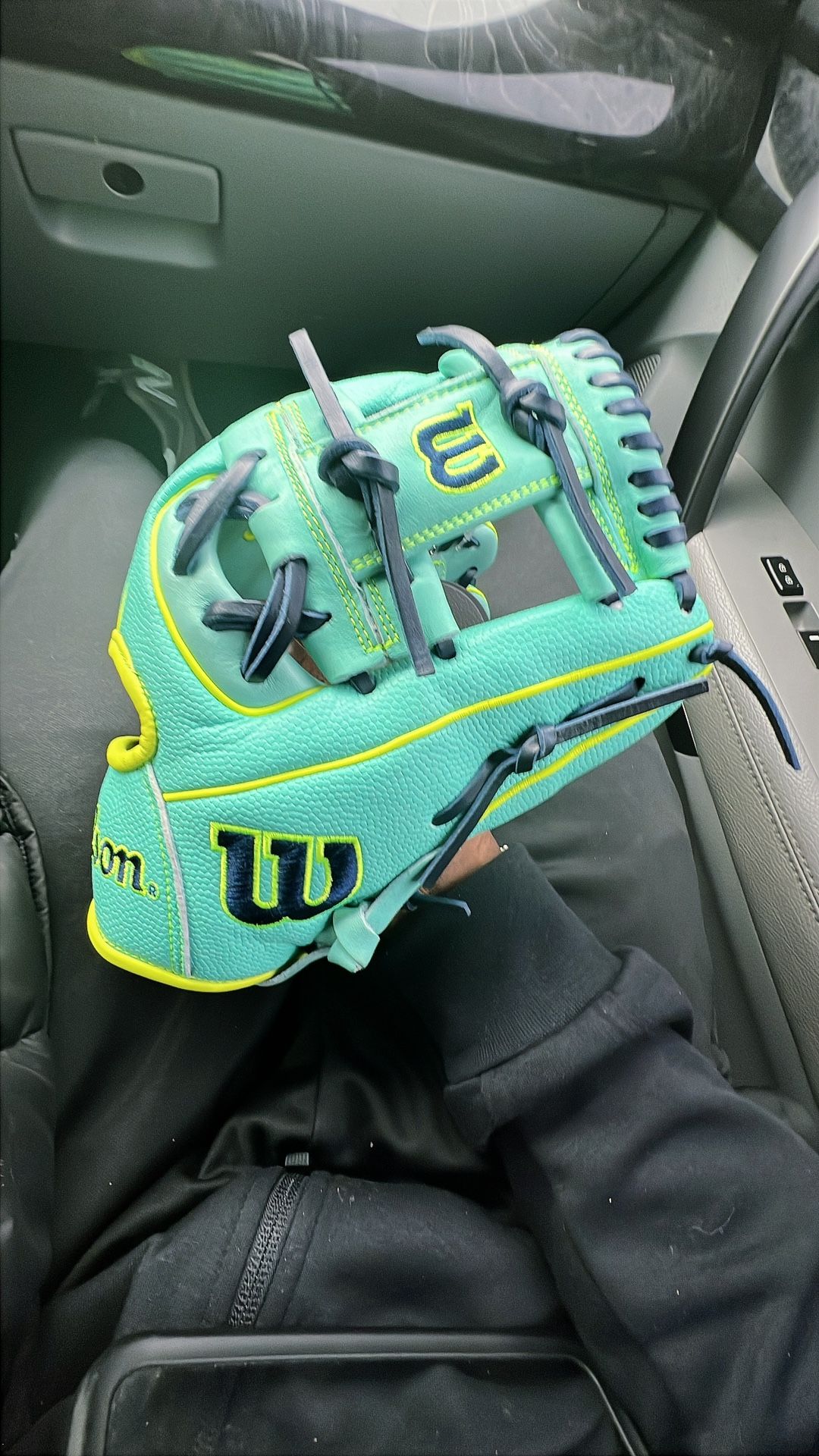 A2000 Wilson Baseball Glove