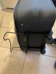 Jumbo suitcase w/pull & wheel   Zipper , many compartments