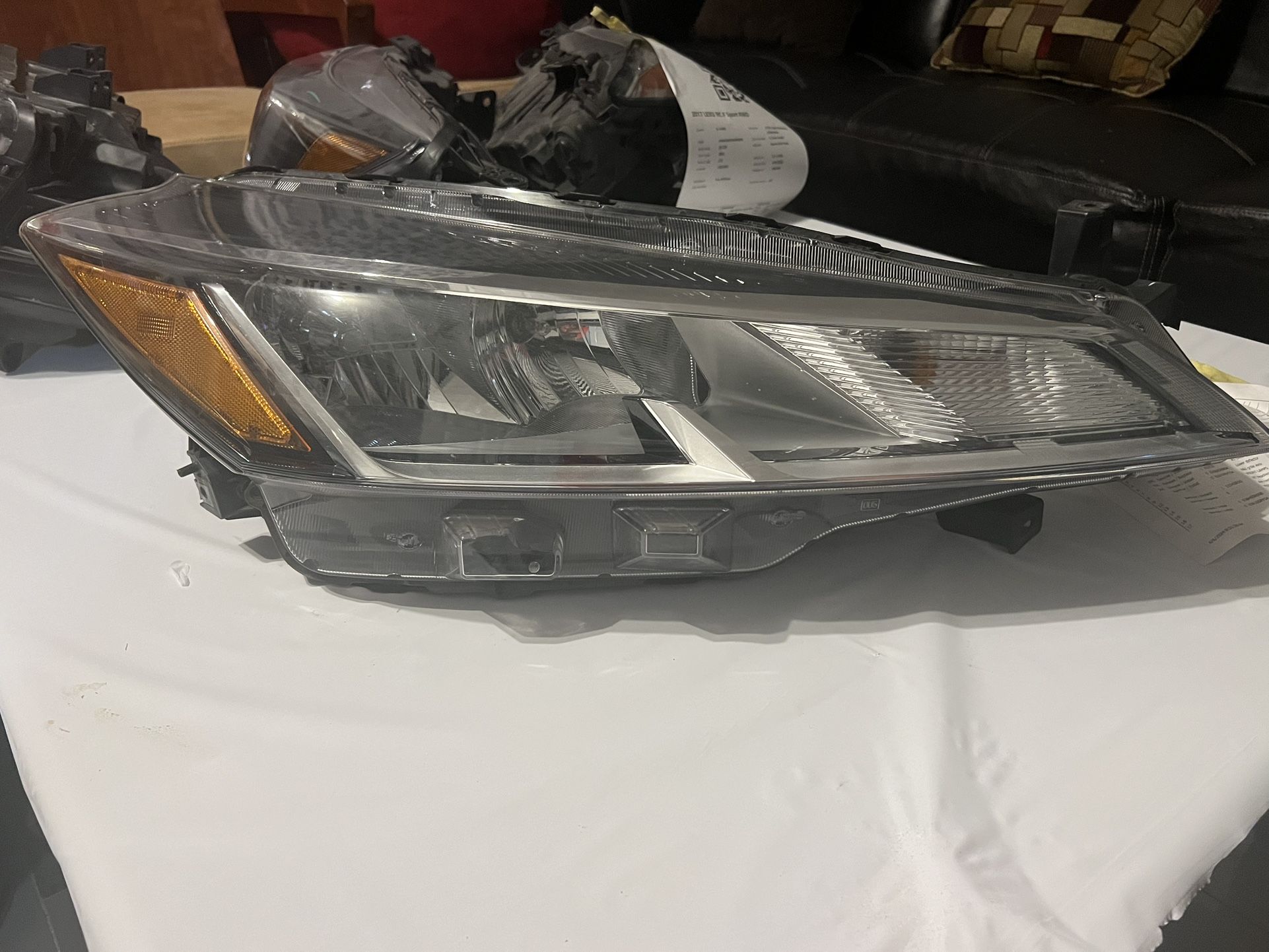 OEM Nissan Kicks PASSENGER side headlight 2021