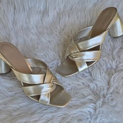Banana Republic Women's Metalic Gold Mule Sandals Preloved Size 7.5