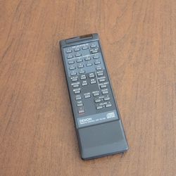 Denon RC-230 CD player remote control unit. Pre-owned, in good working 
and cosmetic shape. Please see photos for details. Batteries are not 
included