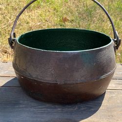 Antique MARIETTA PA Cast Iron Pot/Cauldron 