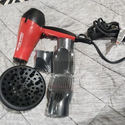 Like New Hairdryer & Attachments 