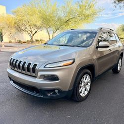 2017 JEEP CHEROKEE LATITUDE, CLEAN AUTO-CHECK, GREAT ON GAS, NICE SUV, COLD AC, FINANCE AVAILABLE 🚘