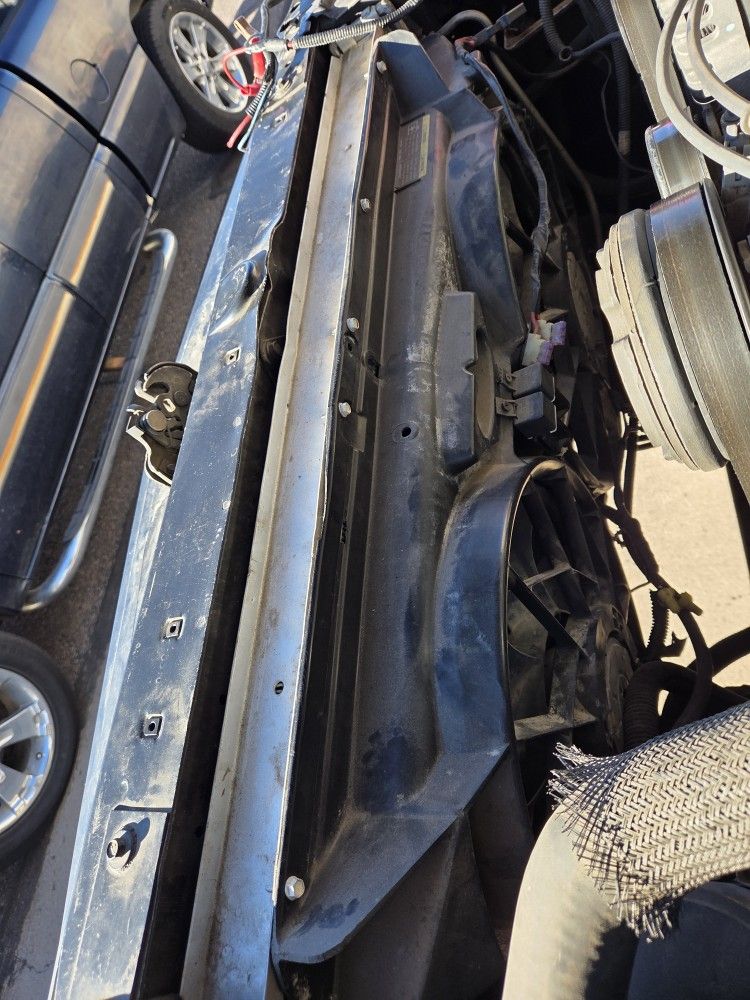 Radiator Fans Assembly Electric  Silverado GMC OBS 