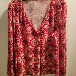 Ann Taylor LOFT red, black, and white floral long-sleeve V-neck popover blouse Size Medium