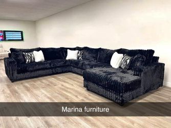 Large Black Sectional Sofa with Chaise