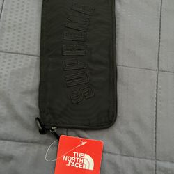 Supreme Men’s Wallet