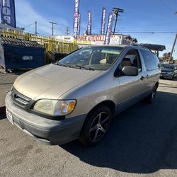 2003 Toyota Sienna No Parts 