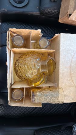 vintage Anchor Hocking Lido Milano amber glass pitcher, featuring a distinct crinkle texture and 5 glasses