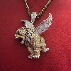 Gold An Diamond Pendant 